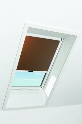 Штора рулонная полупрозрачная в кассете на направляющих Roto Designo ZRE M. Цвет: коричневый (R31). Штора рулонная полупрозрачная в кассете на направляющих Roto Designo ZRE M. Цвет: коричневый (R31).