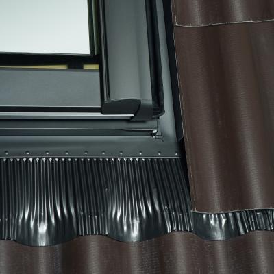 Оклад EDF для мансардного окна Roto Designoo с Thermo Block WD. Для плоской и профильной кровли до 80 мм.