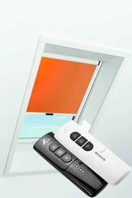 Штора рулонная полупрозрачная в кассете на направляющих с электроприводом Roto Designo ZRE E. Цвет: оранжевый (R27).